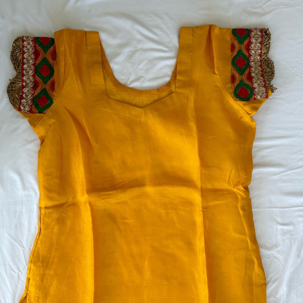 Salwar suit